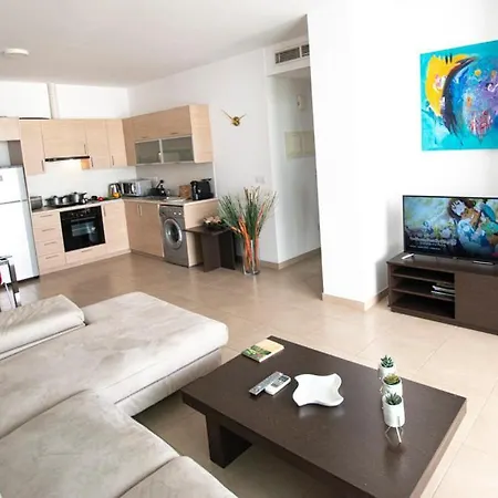 Glabur - The Elite - Exceptional Floor City, Welcomes U!!! * Nicosia